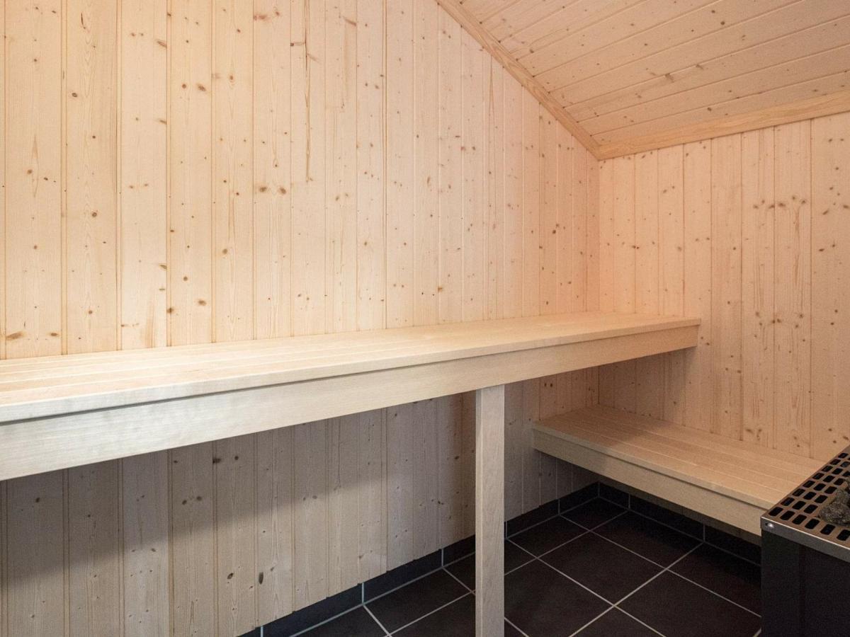 8 Person Holiday Home In Gro Enbrode โกรสเซนโบรเดอ ภายนอก รูปภาพ