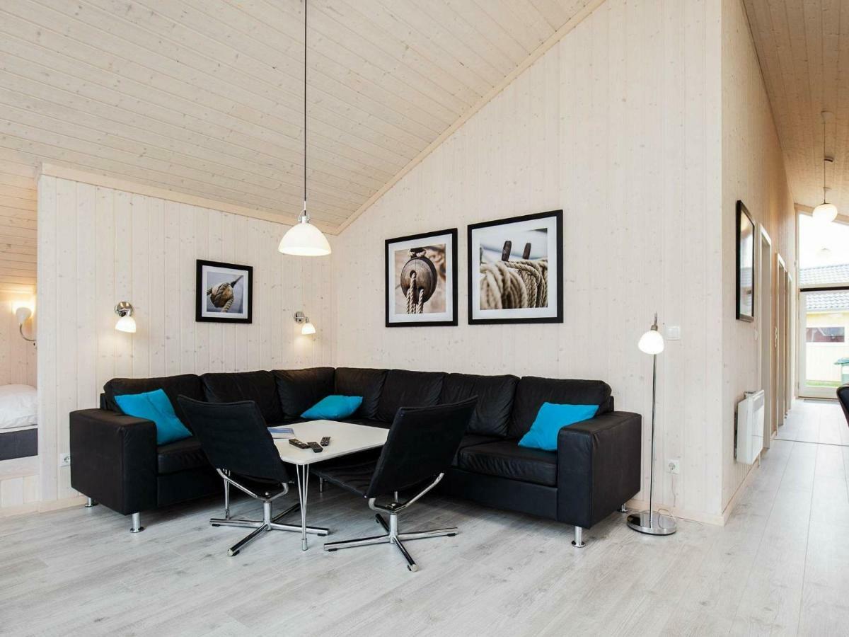 8 Person Holiday Home In Gro Enbrode โกรสเซนโบรเดอ ภายนอก รูปภาพ